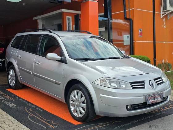 RENAULT MEGANE 1.6 EXTREME GRAND TOUR 16V FLEX 4P MANUAL RENAULT MEGANE 1.6 EXTREME GRAND TOUR 16V FLEX 4P MANUAL